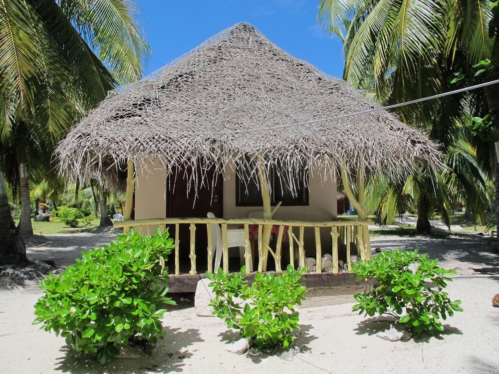 Family Bungalow, 3 Bedrooms, Lagoon View, Beachfront photo 3