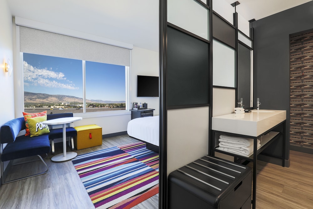 Room, 2 Queen Beds, Corner (Hearing Accessible) - Photo 1