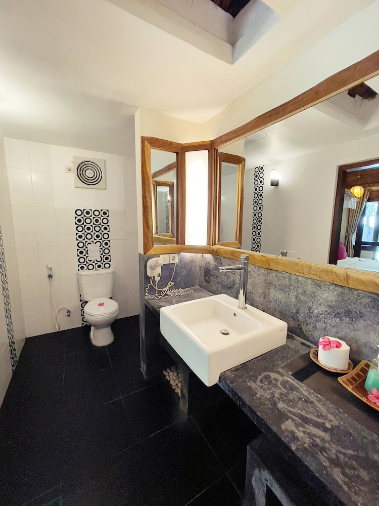 Premium Deluxe King Room photo 3