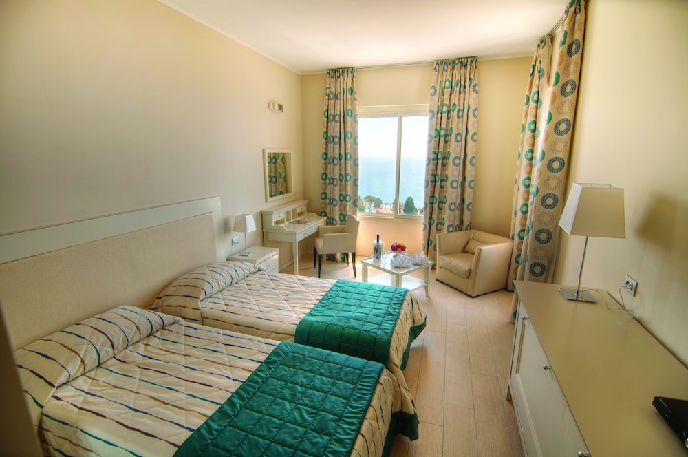 Superior Double Room, Balcony, Sea View - Photo 7