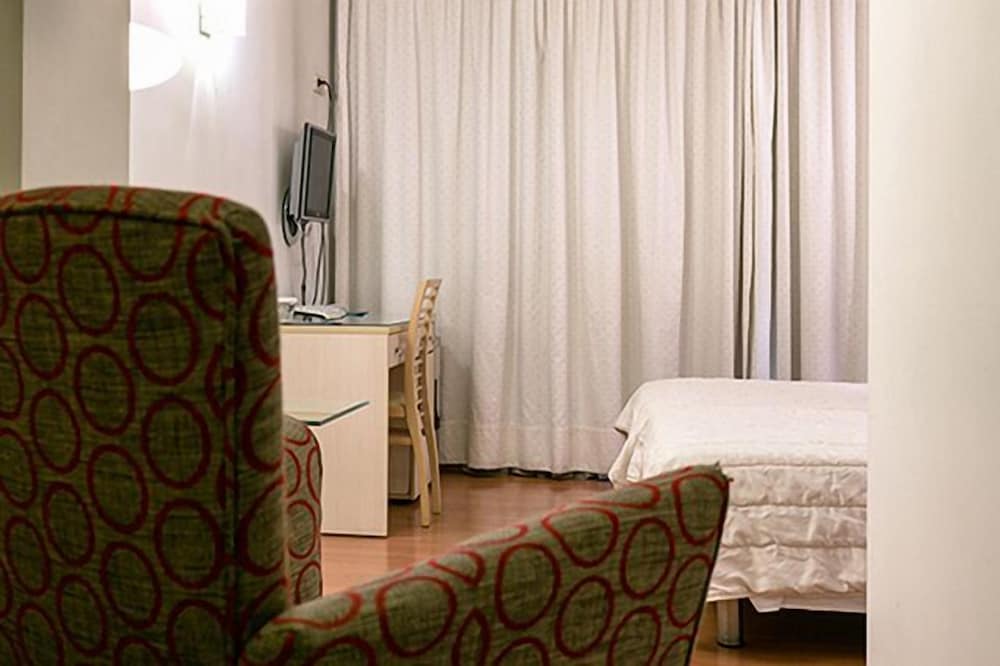 Double or Twin Room photo 2