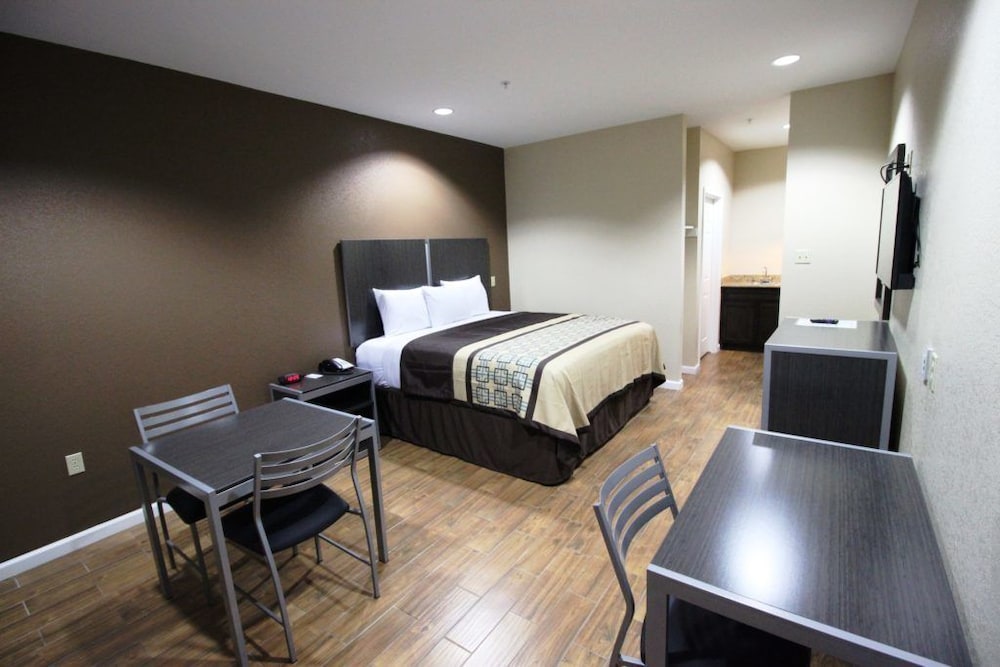 Single Room, 1 King Bed, Non Smoking photo 3
