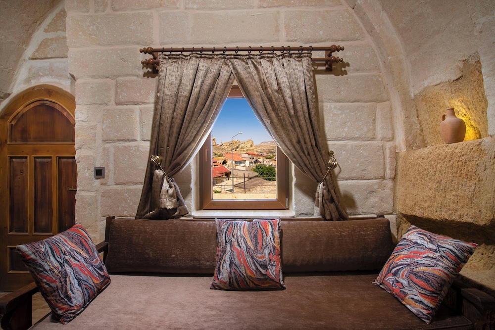 Family Suite, 2 Bedrooms, City View - Photo 5