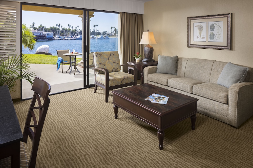 Suite, 1 King Bed, Bay View (Bay Front Suite King Connecting 1st F)