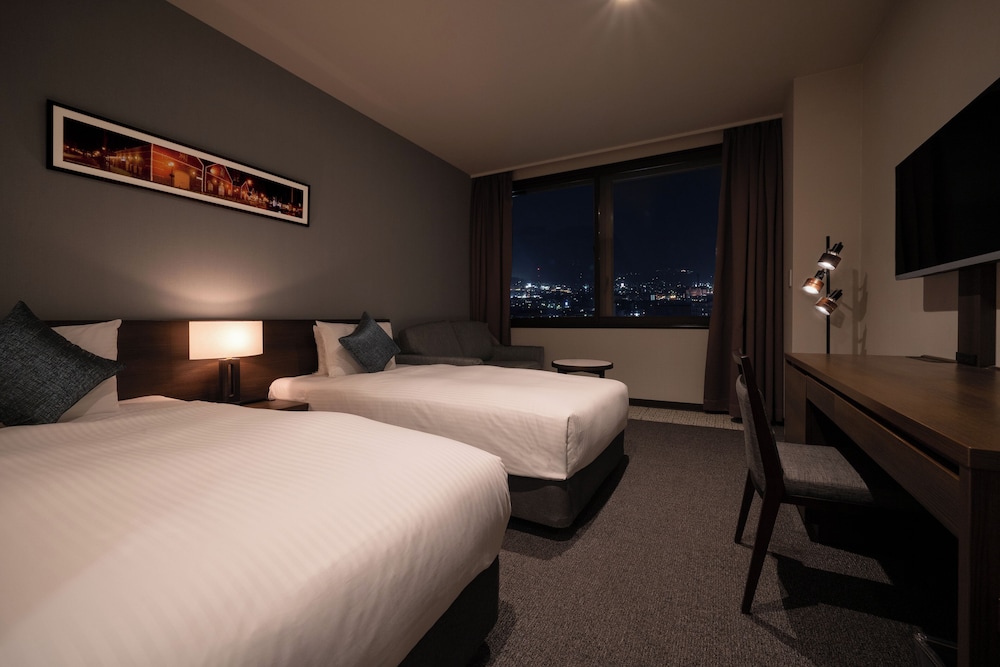 Premier Night View Room Top Floor, Non Smoking (Lounge Access) photo 3