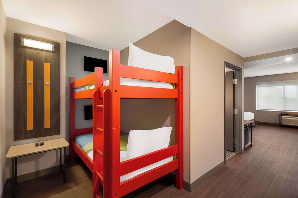Room, Accessible (Hearing) - Photo 1