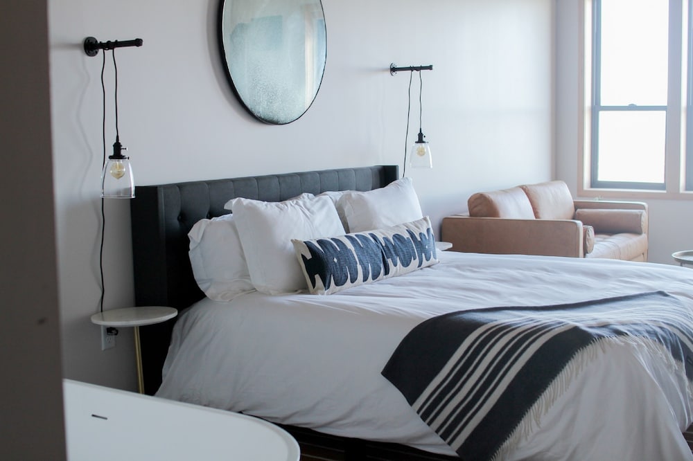 Luxe River View King 1st Floor - Photo 1