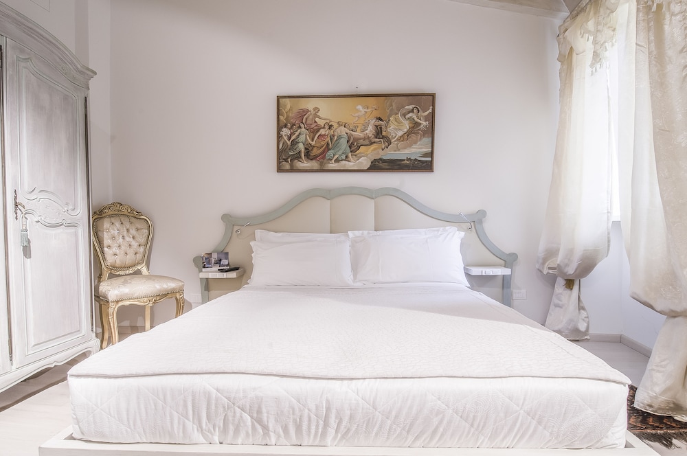 Suite - Photo 2