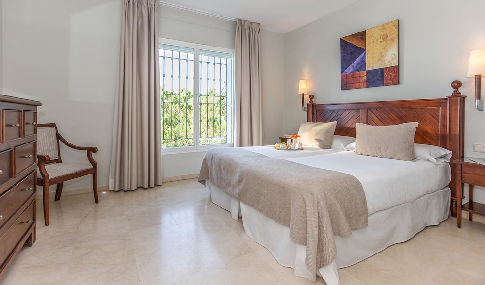 Apartment, 3 Bedrooms - Photo 12