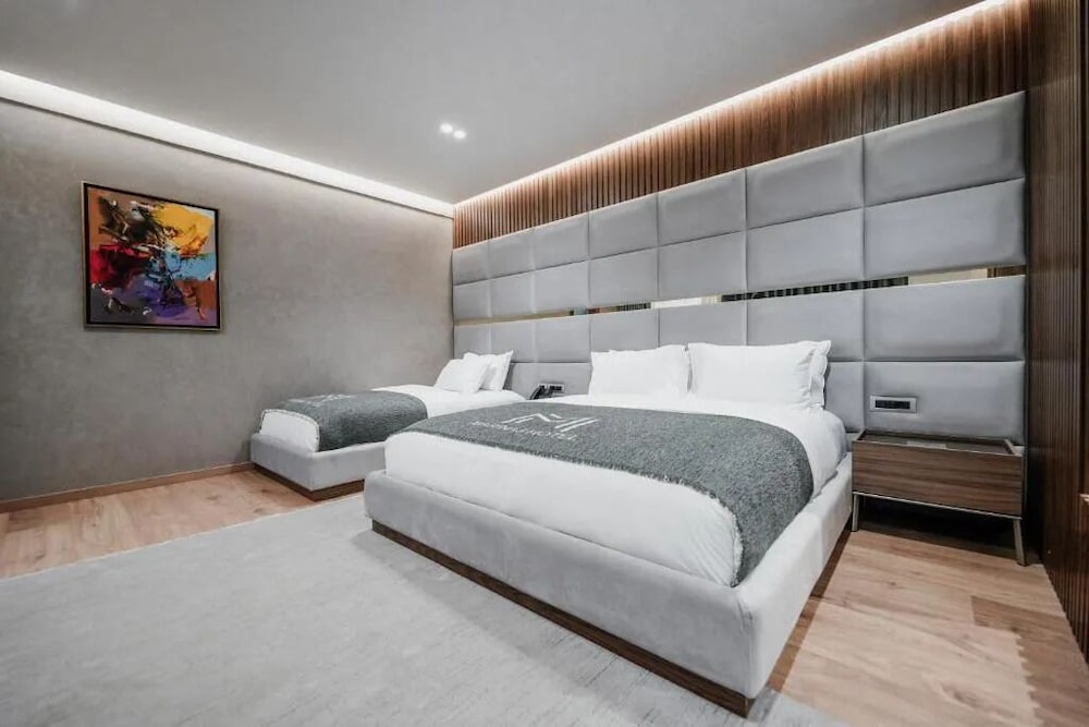 Deluxe Triple Room photo 3