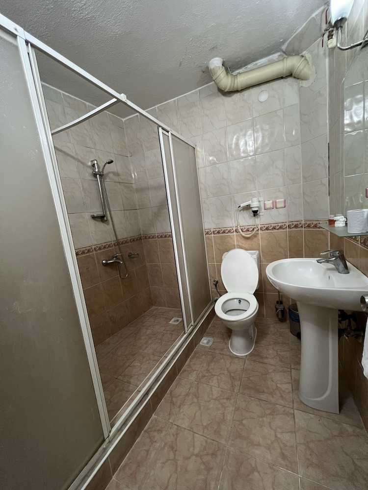Standard Room, 1 Large Twin Bed, Smoking, City View photo 3