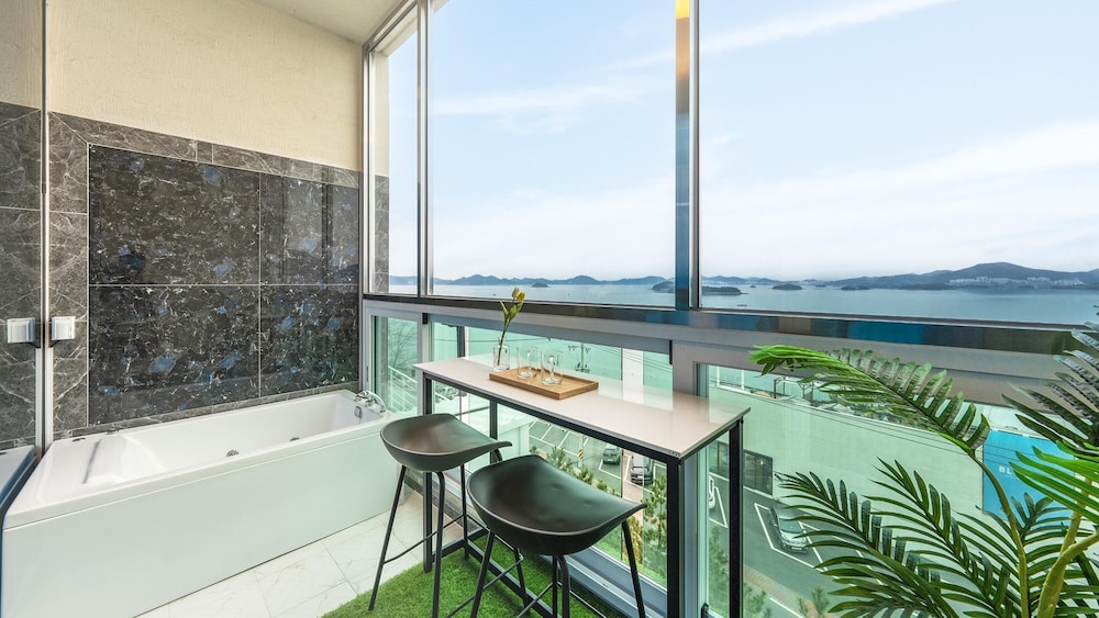 Basic Room, 1 Bedroom (2F oceanview terraceroom (203)) - Photo 9
