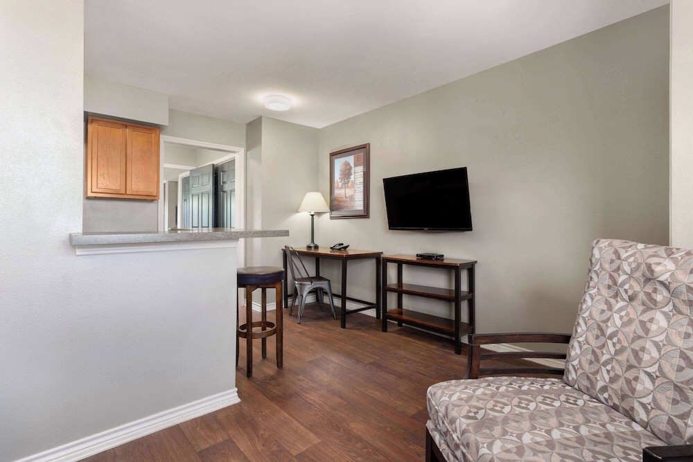 Suite, 1 Bedroom, Non Smoking photo 3