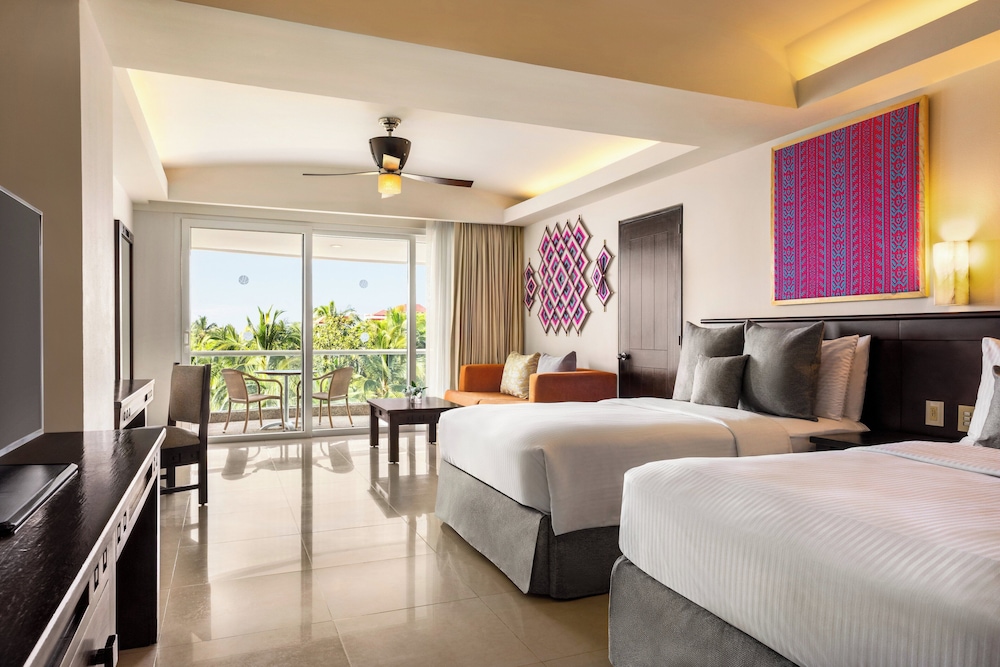 Junior Suite, 2 Double Beds (Tropical View) photo 1