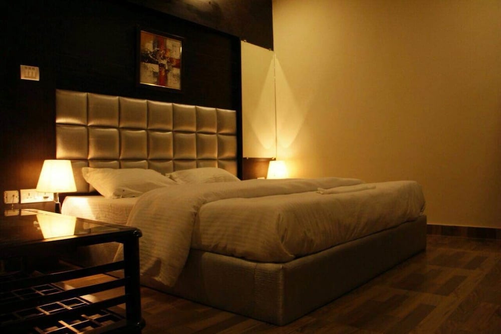Semi Deluxe Room photo 3