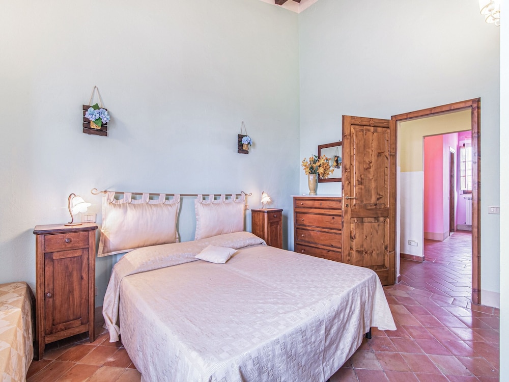 Villa photo 2