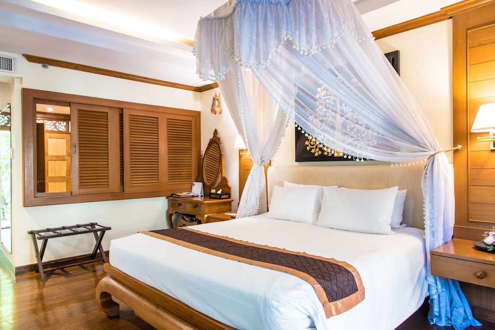 Deluxe Room, 1 King Bed, Pool Access (Lanna) - Photo 19