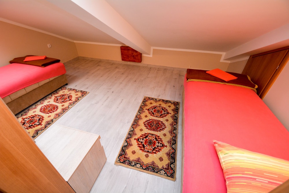 Apartment, 2 Bedrooms, Bathtub photo 2