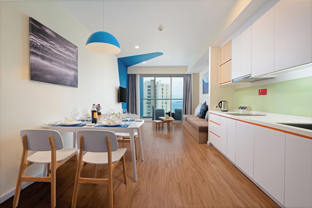 2 Bedroom Deluxe Club Suite Ocean View photo 2