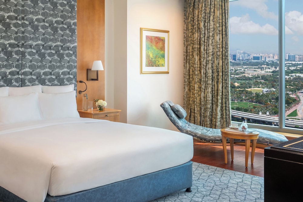 Suite, 3 Bedrooms (Fully Furnished) thumbnail 6