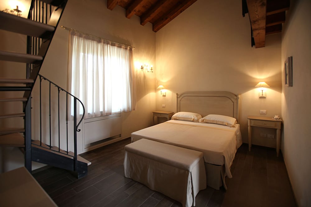 Room photo 3