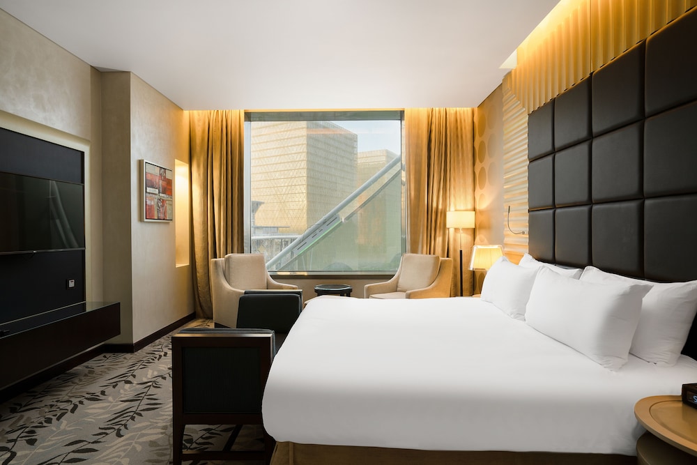 Suite, 1 Bedroom, Garden View (Club Floor) thumbnail 6