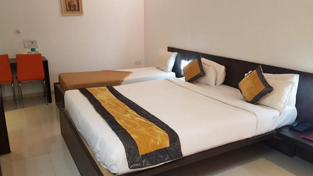 Deluxe Triple bed AC