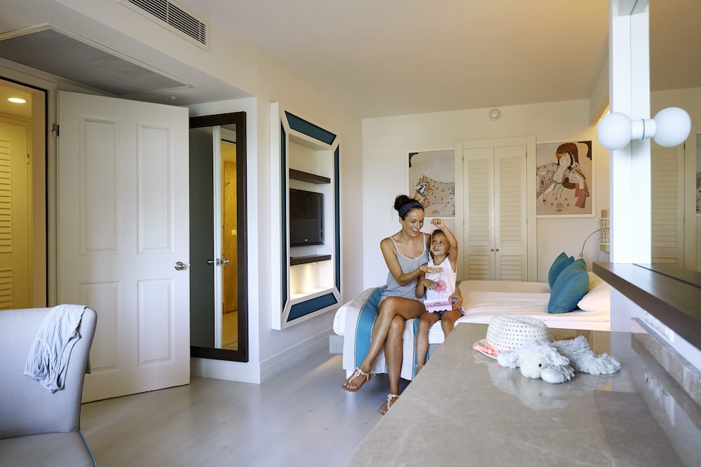 Family Room, Balcony (Classic) photo 1