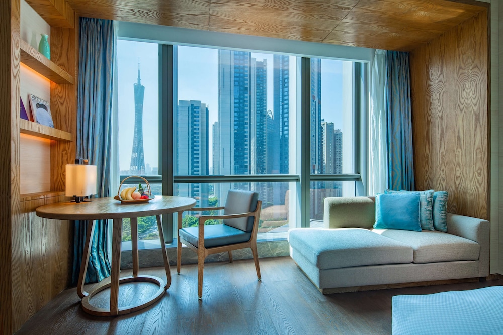 King Deluxe Room Canton Tower River View