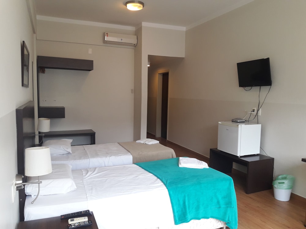 Triple Room, 3 Twin Beds photo 3