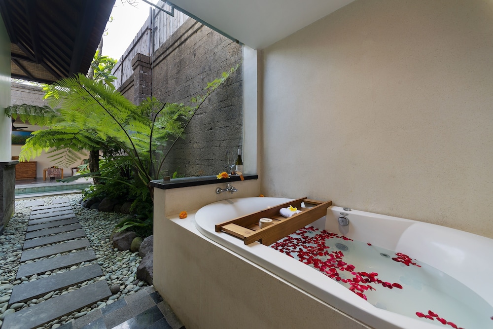 One-Bedroom Villa with Private Pool - King Bed - Photo 11