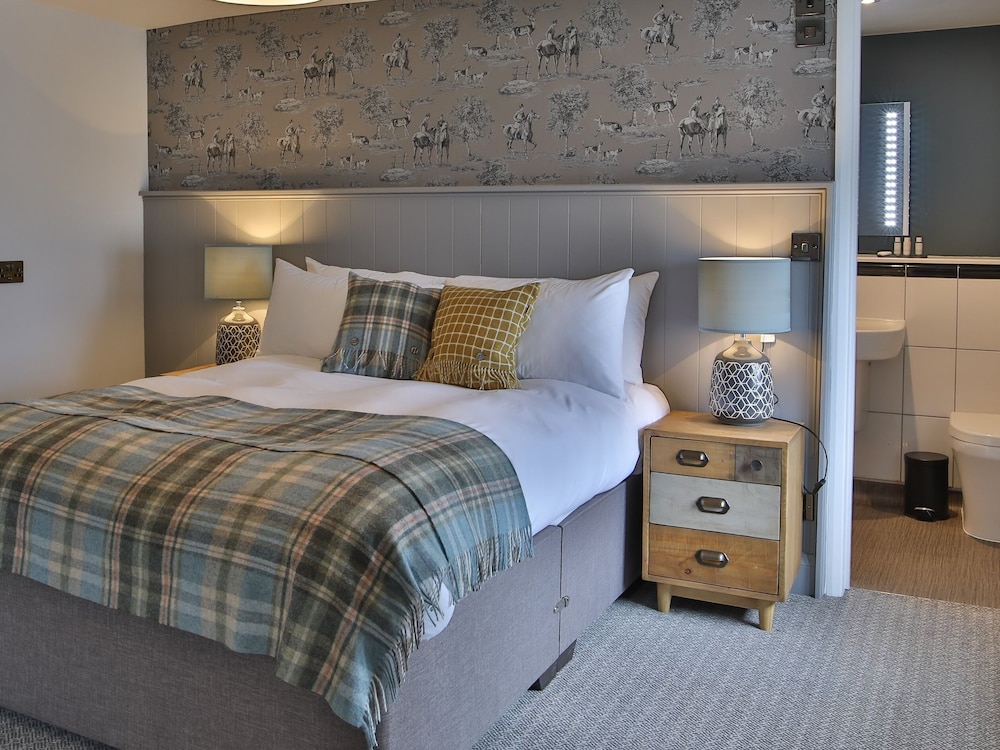 Classic Double Room, Ensuite - Photo 3