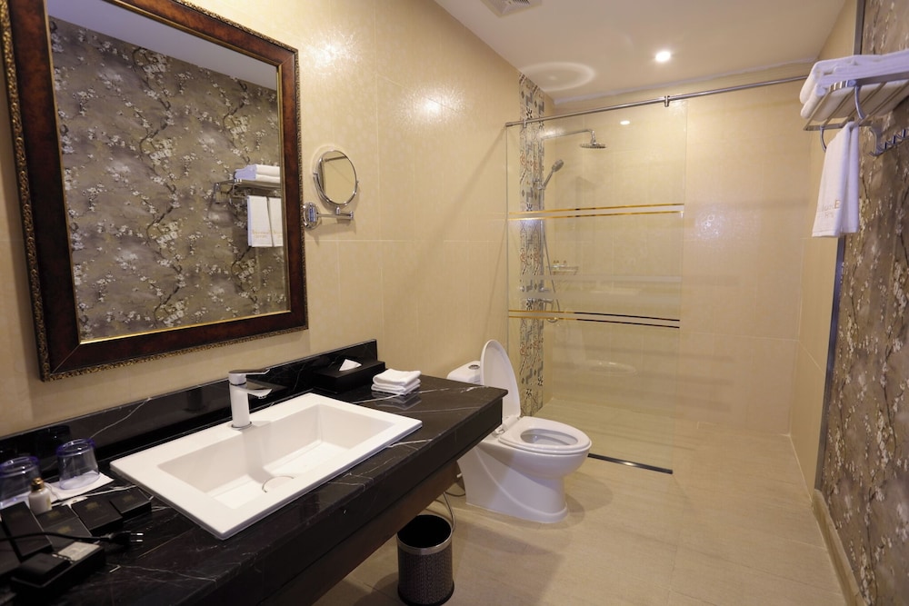 Palace Suite photo 3
