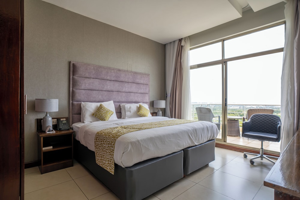 Executive Room, 1 King Bed, Non Smoking, Lake View photo 1
