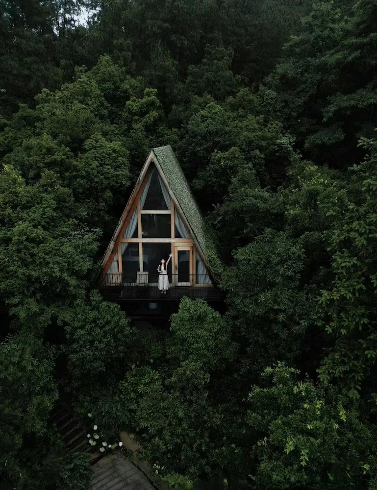 Comfort Tree House, Balcony, Hill View
