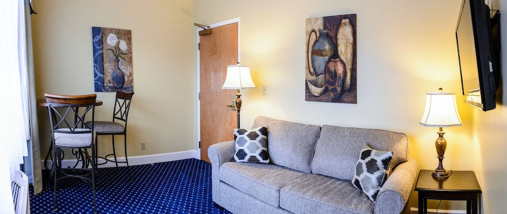 Executive suite, 1 King Bed with Queen Sofa Bed, Non Smoking photo 3