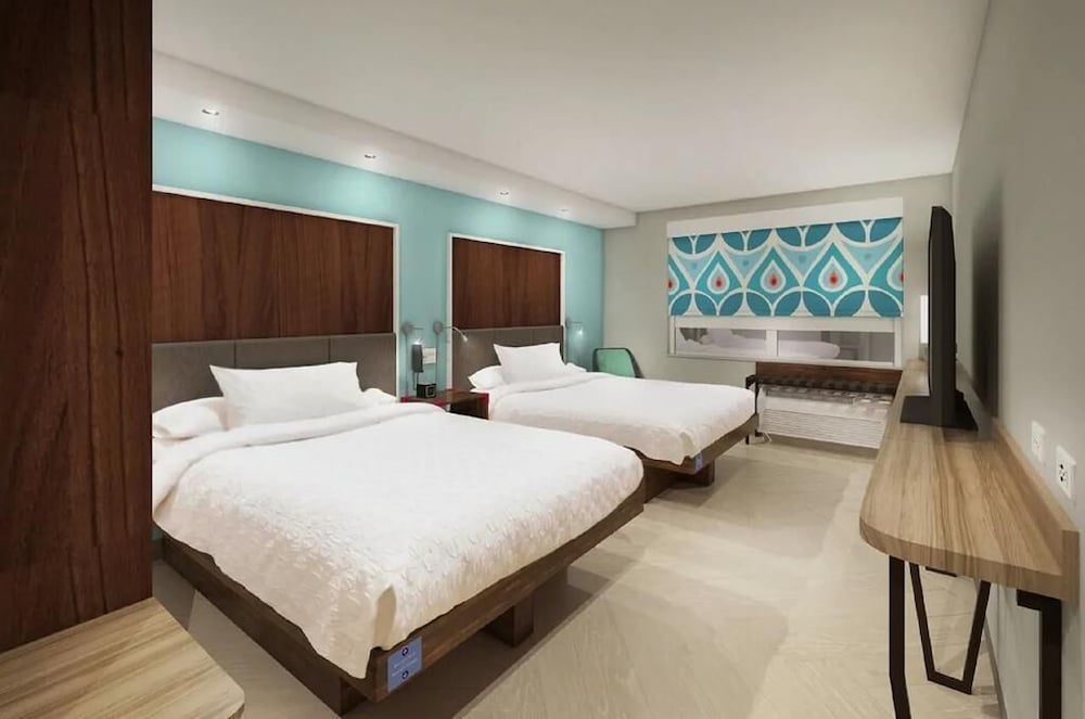 Room, 2 Queen Beds, Accessible (Roll-In Shower) - Photo 1
