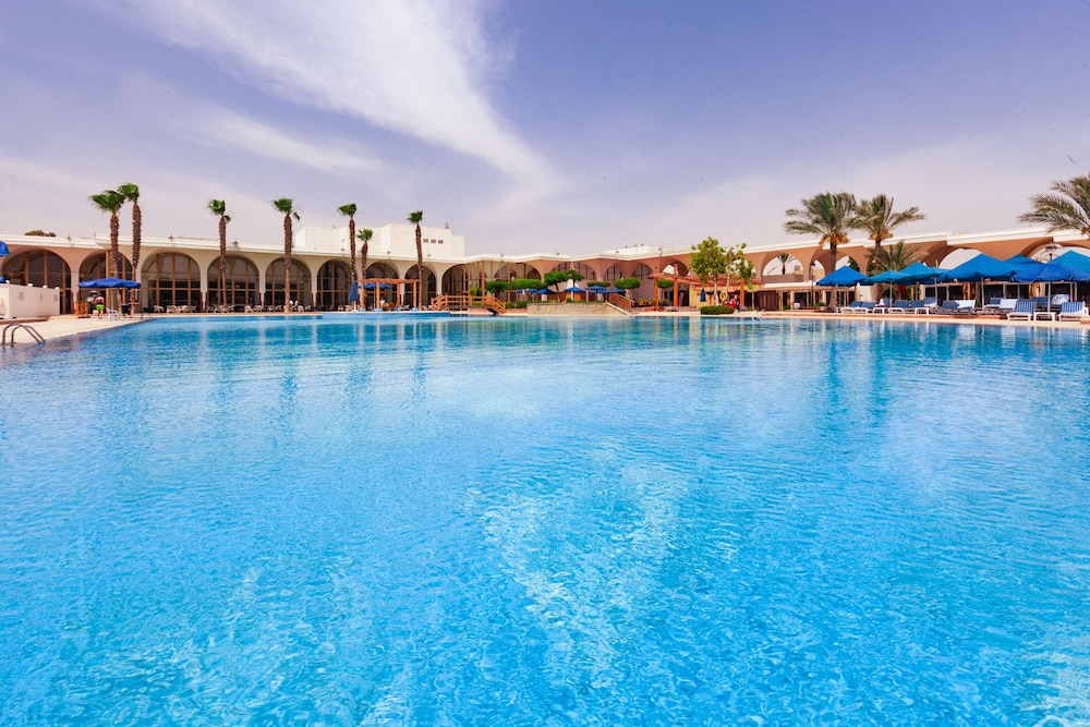 Standard Double Room Single Use (For Egyptians And Residents Only) thumbnail 6