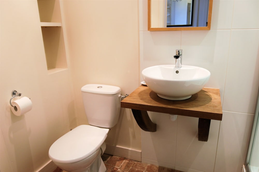 Standard Double Room, 1 Queen Bed, Ensuite photo 2