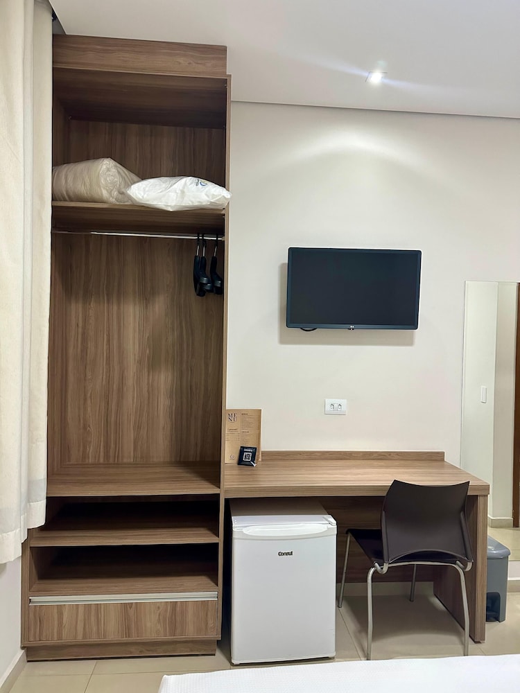 Economy Double Room, 1 Queen Bed photo 3
