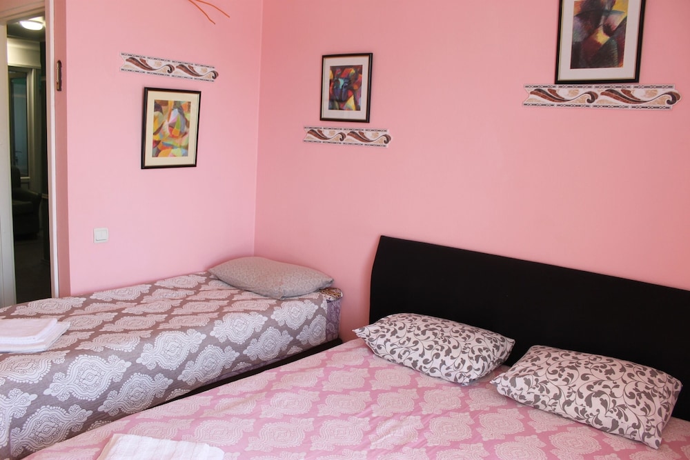 Basic Triple Room photo 3