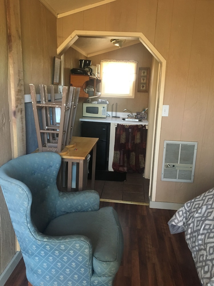 Standard Cabin, 1 Queen Bed, Non Smoking, Kitchen (The Anderson House) photo 2