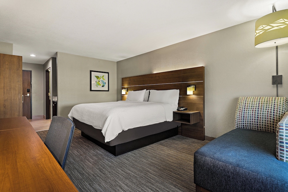 Standard Room, 1 King Bed - Photo 6