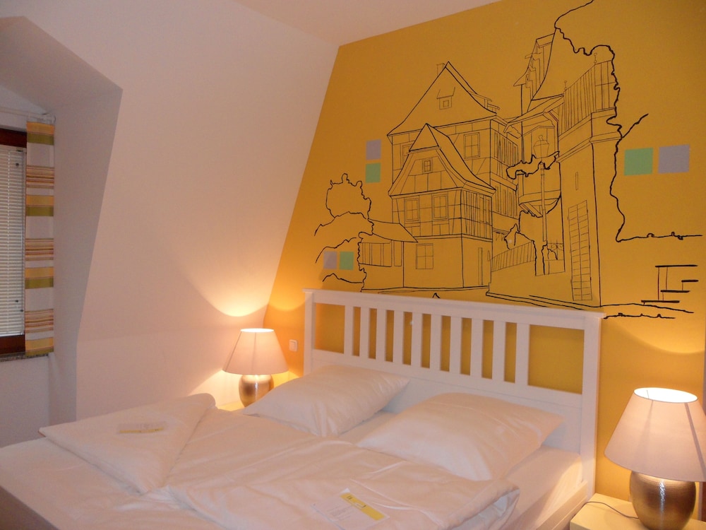 Basic Single Room, Park View