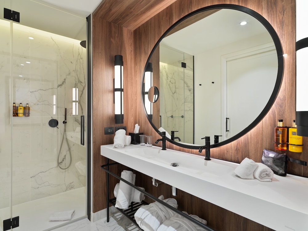 Deluxe Room Triple