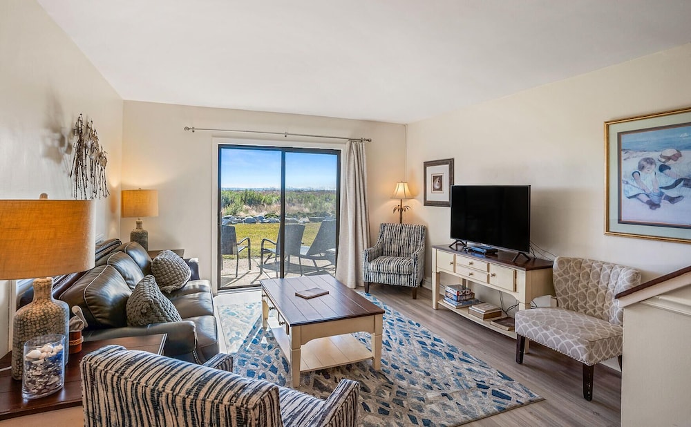 House, Multiple Beds, Kitchen, Ocean View photo 1