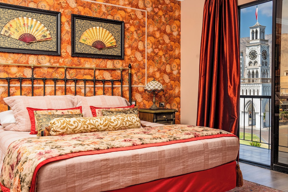 Design Room, 1 King Bed photo 1