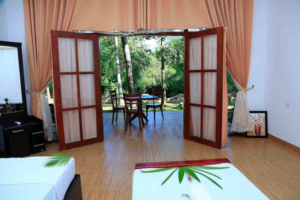 Family Room, River View photo 2