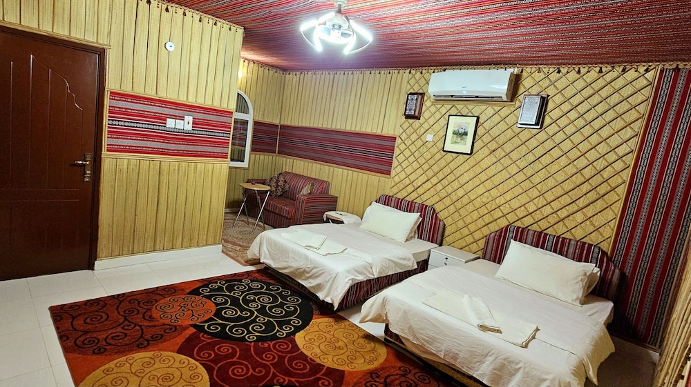 Deluxe Room - Photo 7
