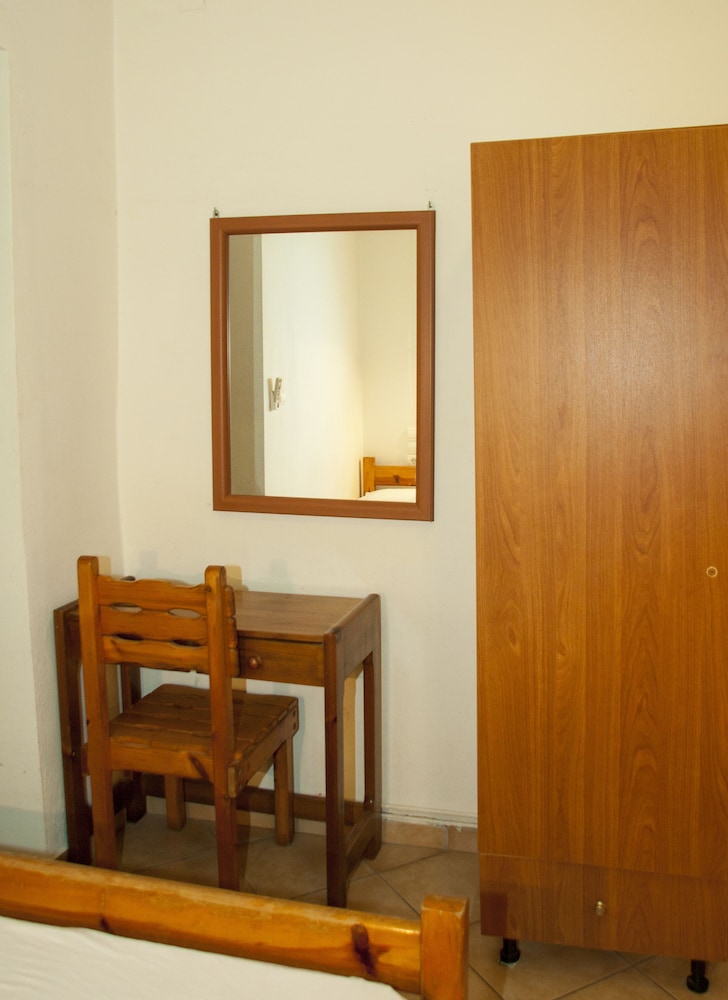 Basic Double or Twin Room photo 3
